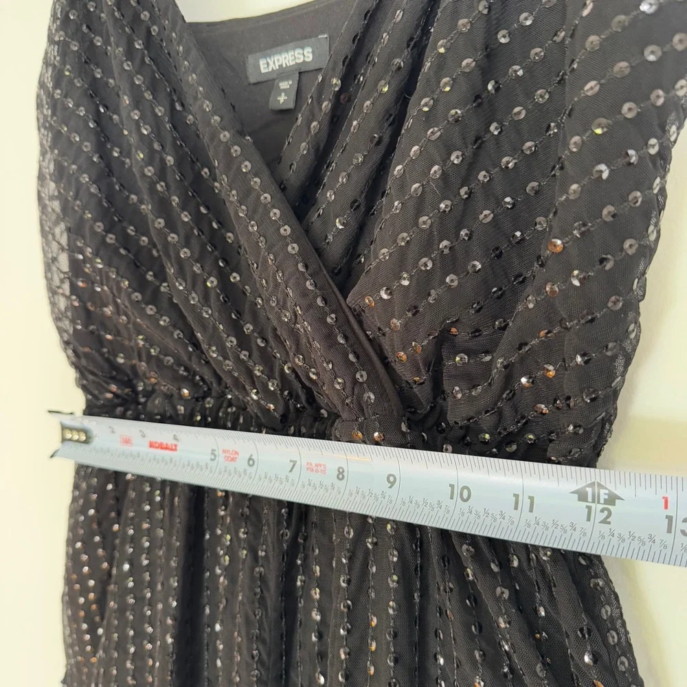 Express Black Sequin Surplice V-Neck Adjustable Strap Jumpsuit Size Small‎